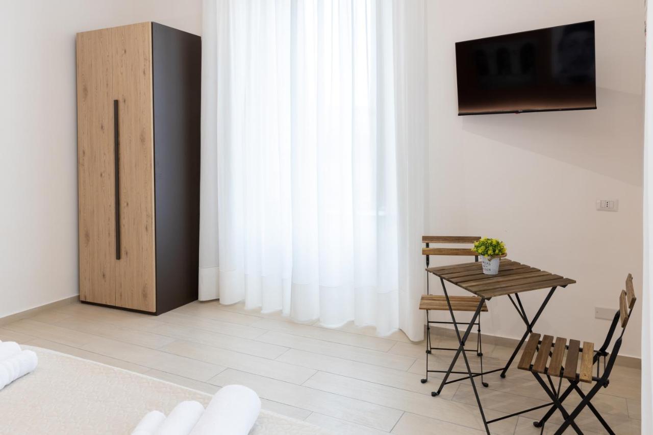 The Heart Guest House نابولي المظهر الخارجي الصورة