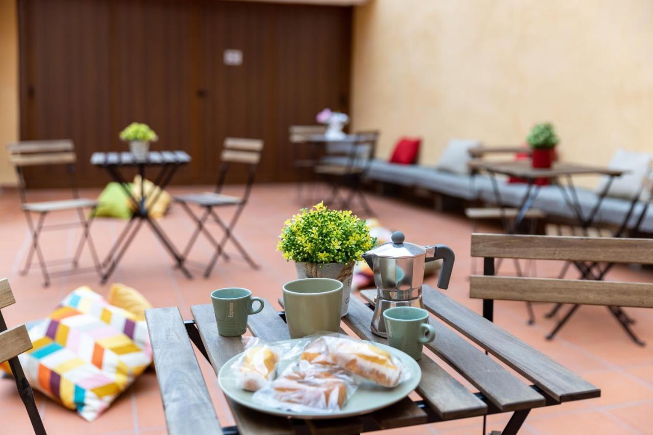 The Heart Guest House نابولي المظهر الخارجي الصورة