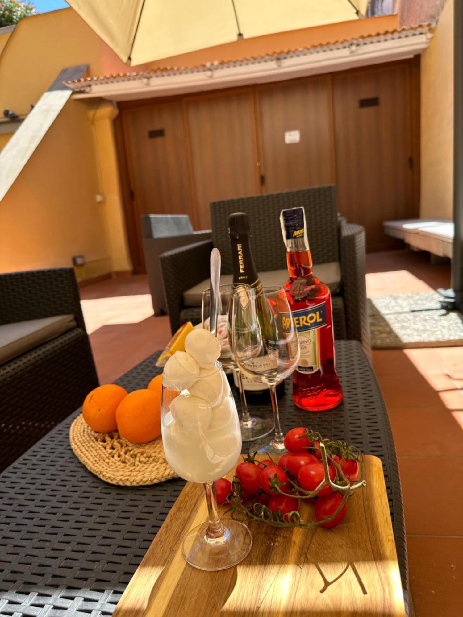 The Heart Guest House نابولي المظهر الخارجي الصورة